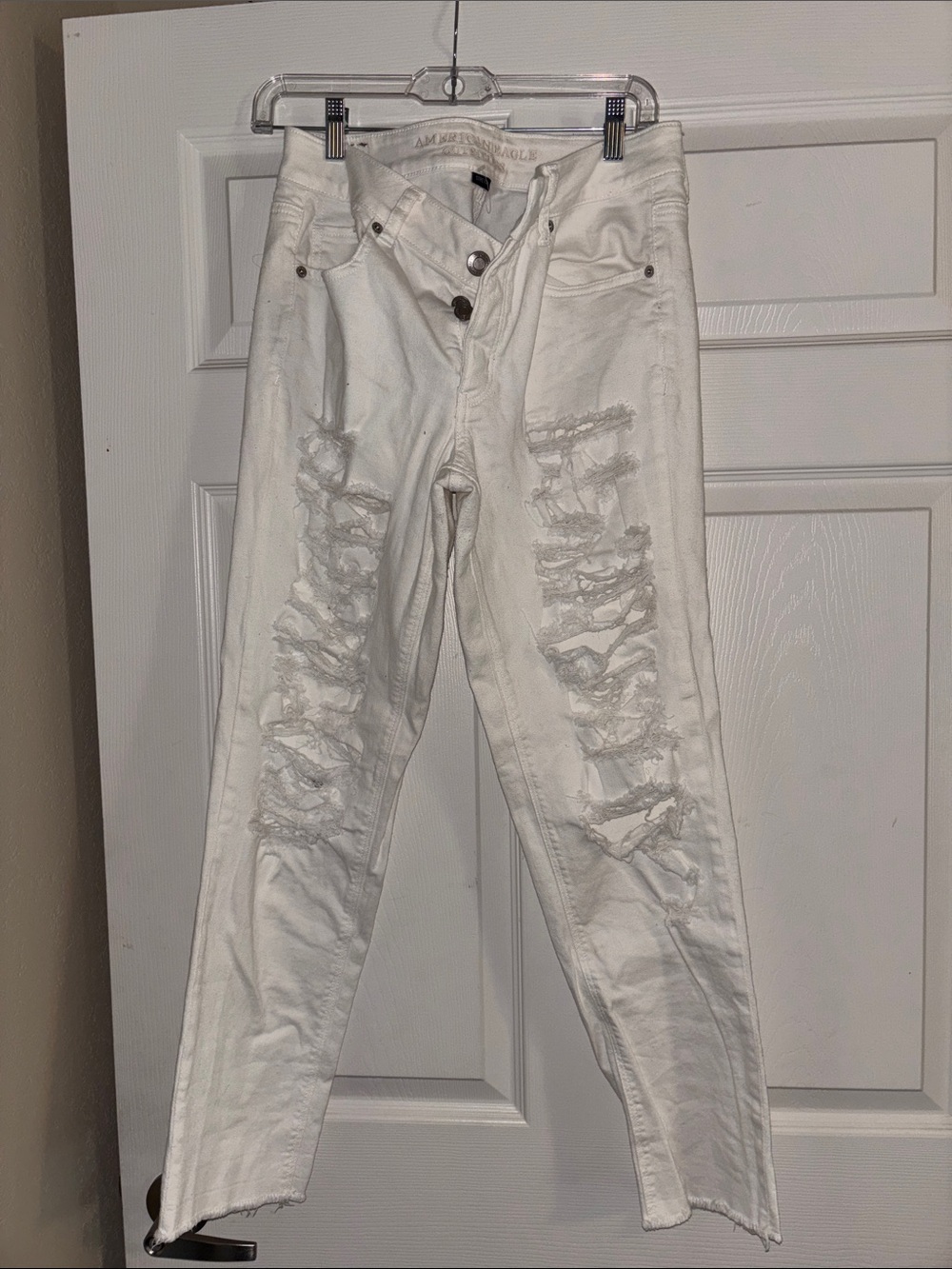 American Eagle Outfitters White Distressed Skinny Jeans